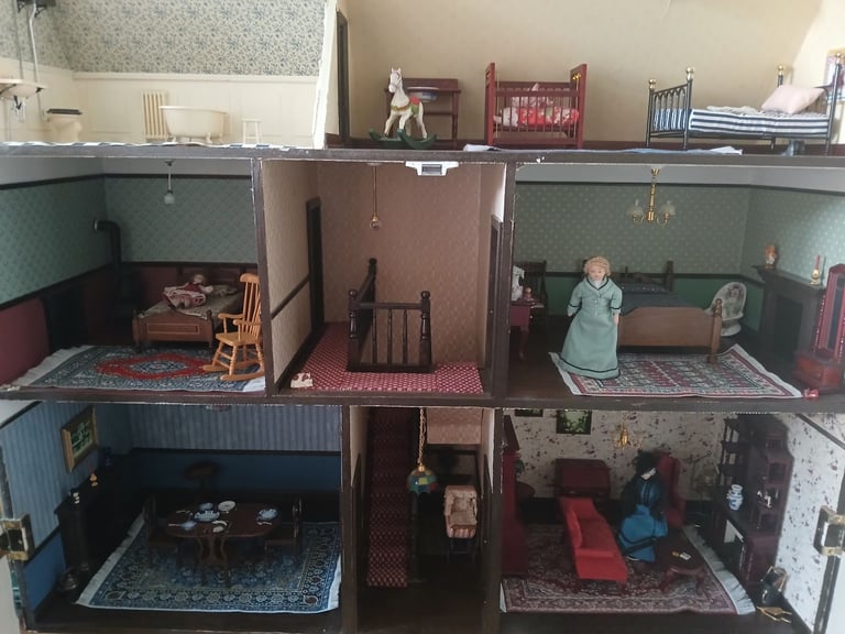 1/12th scale victorian dolls house