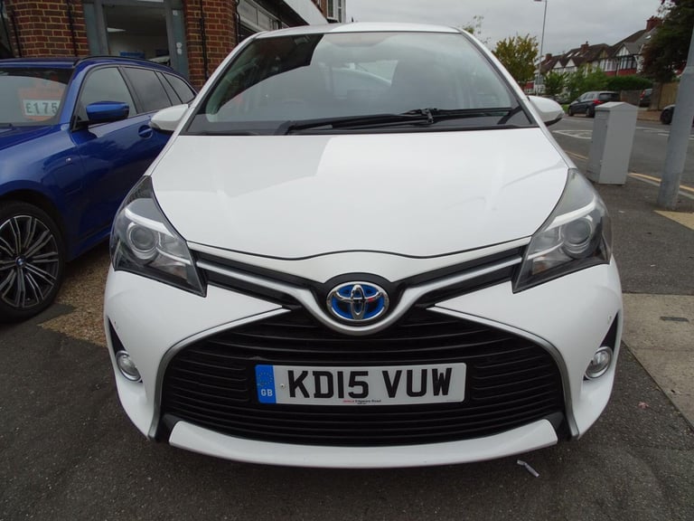 2015 Toyota Yaris 1.5 VVT-h Icon Hatchback 5dr Petrol Hybrid E-CVT Euro 6 (101 ps) HATCHBACK Petr...
