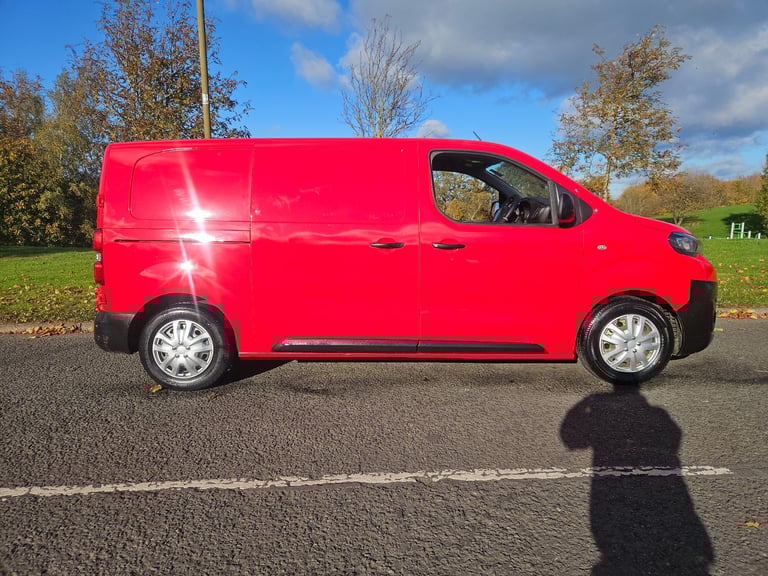 18/ reg Peugeot expert  hdi lwb fsh 1 owner sim vivaro trafic vito custom scudo dispatch ulez comp