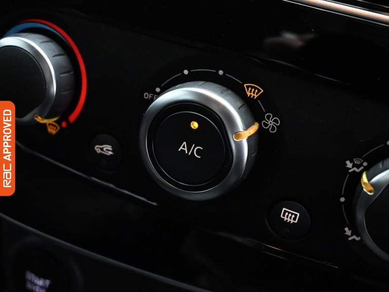 2018 Renault Clio 0.9 TCe Play Hatchback 5dr Petrol Manual Euro 6 (s/s) (90 ps) Hatchback PETROL ...
