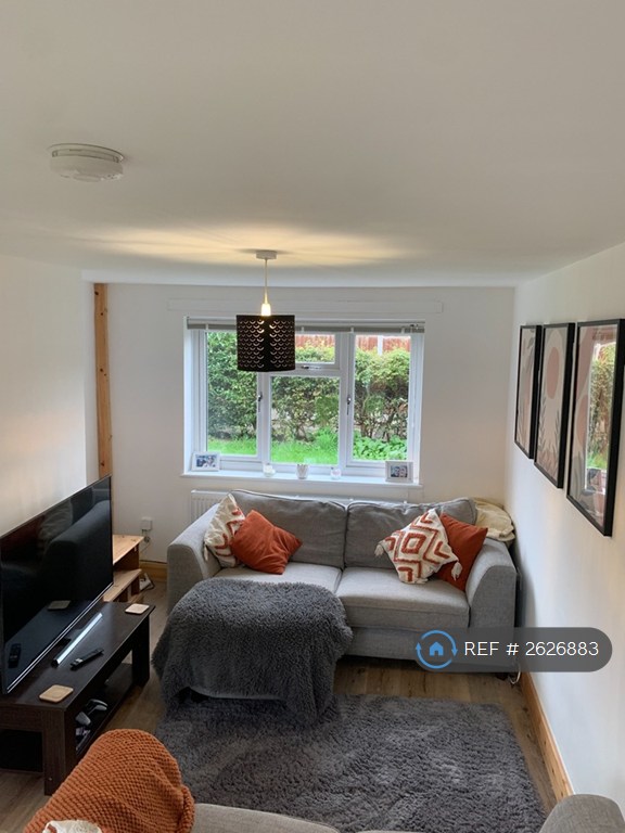 2 bedroom house in Littleton Crescent, Penkridge, Stafford, ST19 (2 bed) (#2626883)