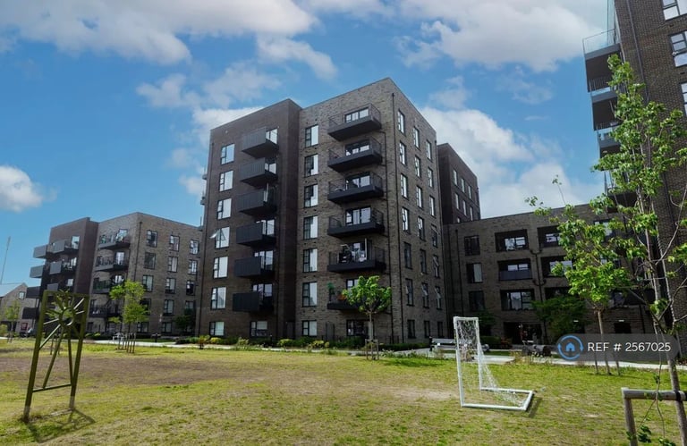 1 bedroom flat in Clara Rackham Street, Cambridge, CB1 (1 bed) (#2567025)