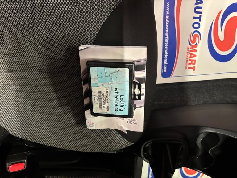 2013 Toyota AYGO 1.0 VVT-i Move with Style 5dr HATCHBACK Petrol Manual