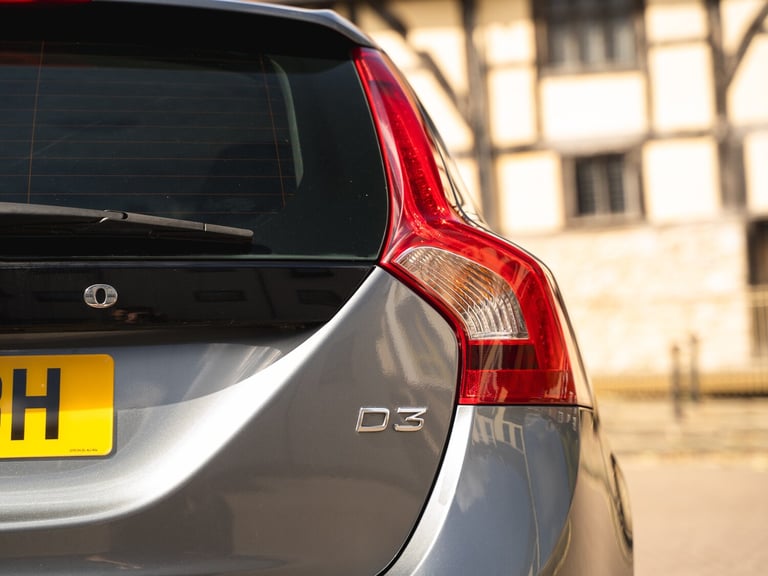 2016 Volvo V60 D3 (150) SE Lux Nav 5dr Diesel