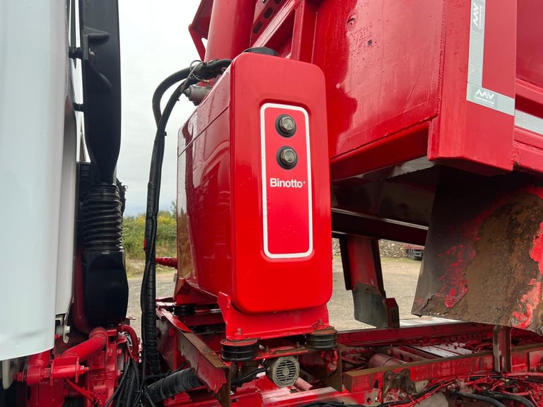 DAF TRUCKS CF 450 8X4 TIPPER ...WATCH THE VIDEO