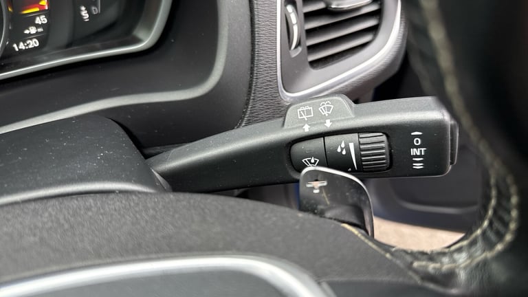 2019 Volvo V40 T3 [152] R DESIGN Edition 5dr Geartronic Petrol Hatchback Hatchback Petrol Automatic