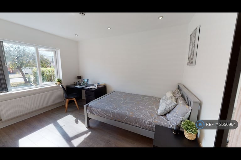 8 bedroom house in Charter Avenue, Coventry, CV4 (8 bed) (#2656964)
