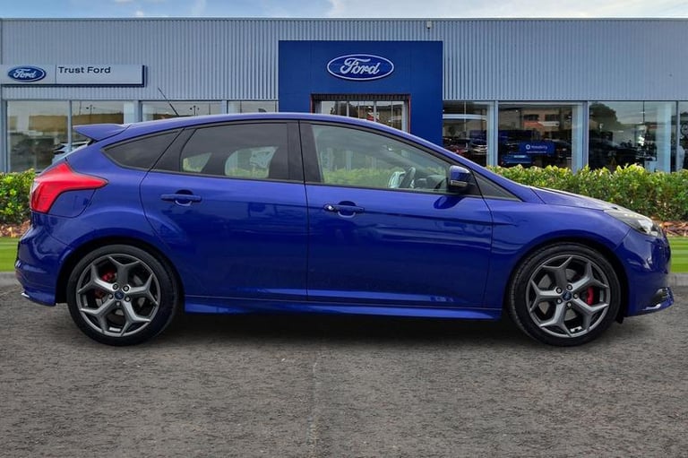 2013 Ford Focus 2.0T ST-3 5dr HATCHBACK PETROL Manual