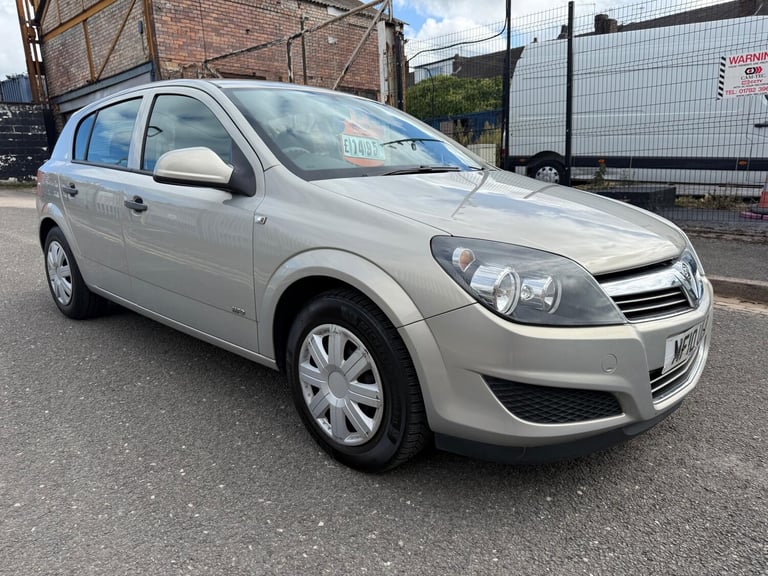 Cheap 2010 Vauxhall Astra Life 16v Hatchback Petrol Manual for sale in Stoke-on-Trent, Staffordshire