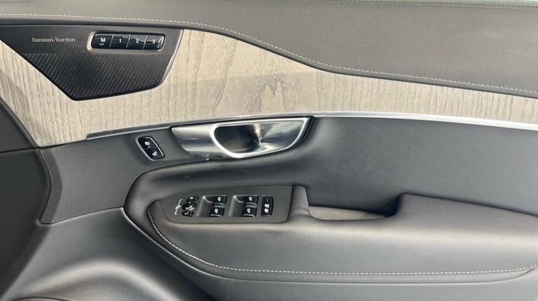 2023 Volvo XC90 Plus, B5 AWD mild hybrid, Diesel, Dark, 7 Seats (Panoramic Sunroof, BLIS) Estate ...