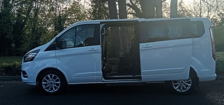 2022 Ford Tourneo Custom 2.0 320 EcoBlue Titanium Minibus 5dr Diesel Auto L2 Euro 6 (s/s) (130 ps...