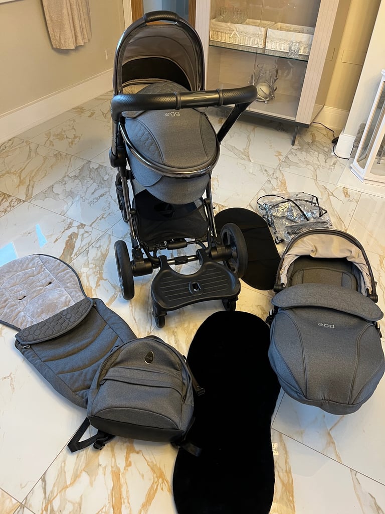 Egg 2 pram quartz travel system 