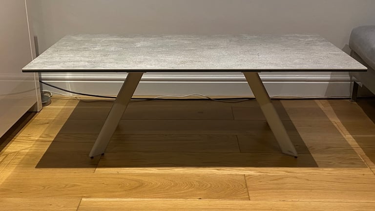 Light Grey Coffee Table – Modern Rectangular Design