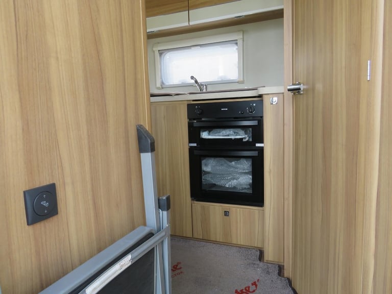 Elddis Autoquest 175 2 Berth Low Mileage Full Air Conditioning