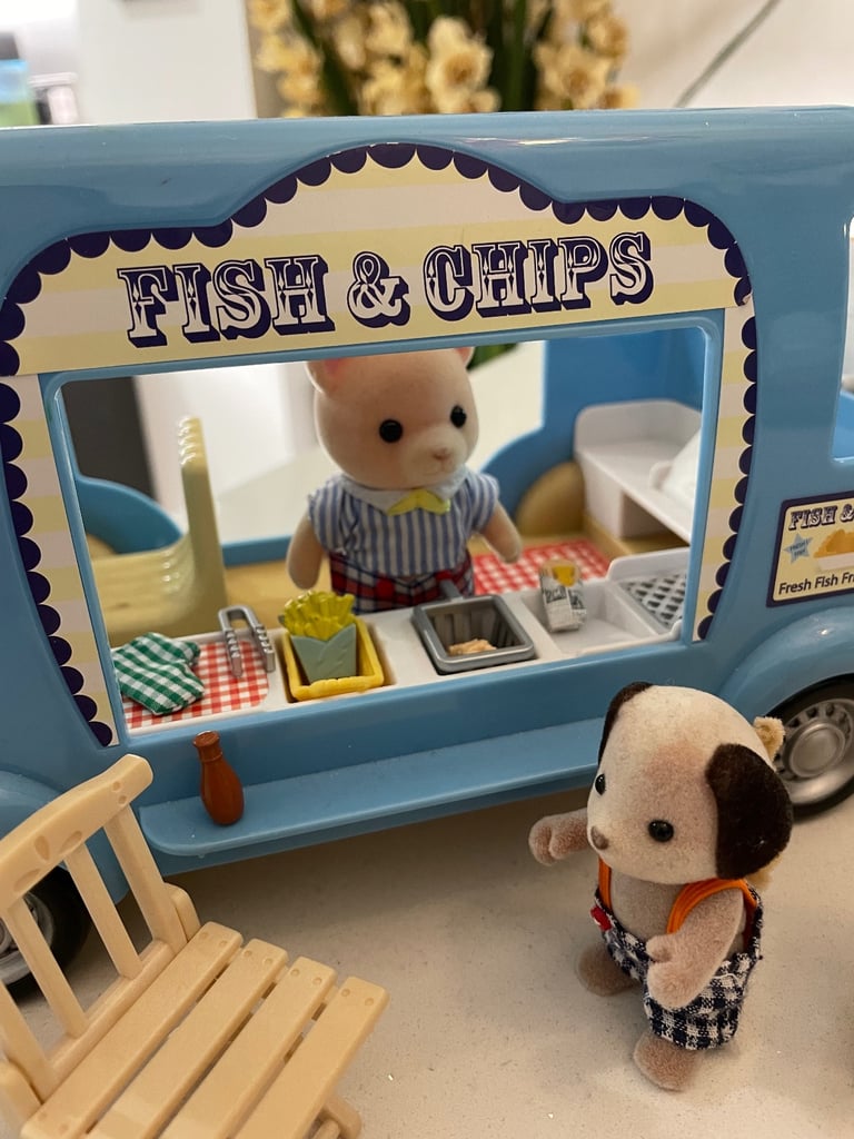 Sylvanian families vintage Blackcurrant cafe and fish and chip van immaculate 
