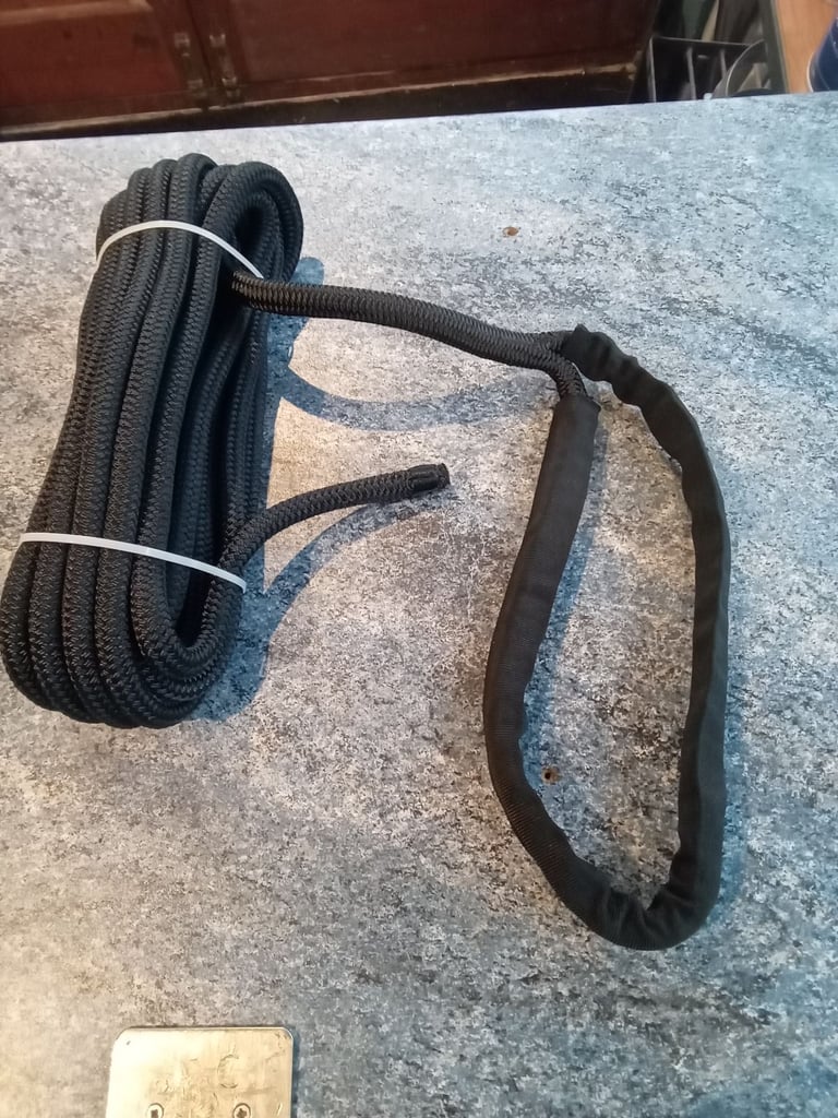 Kingfisher Mooring line with bowline.New. Black or Navy, 12mm x 10 metres.  New.