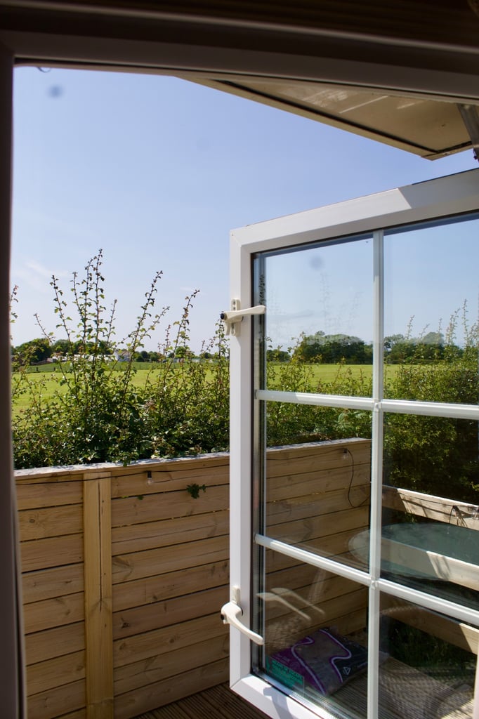 STATIC CARAVAN / HOME 