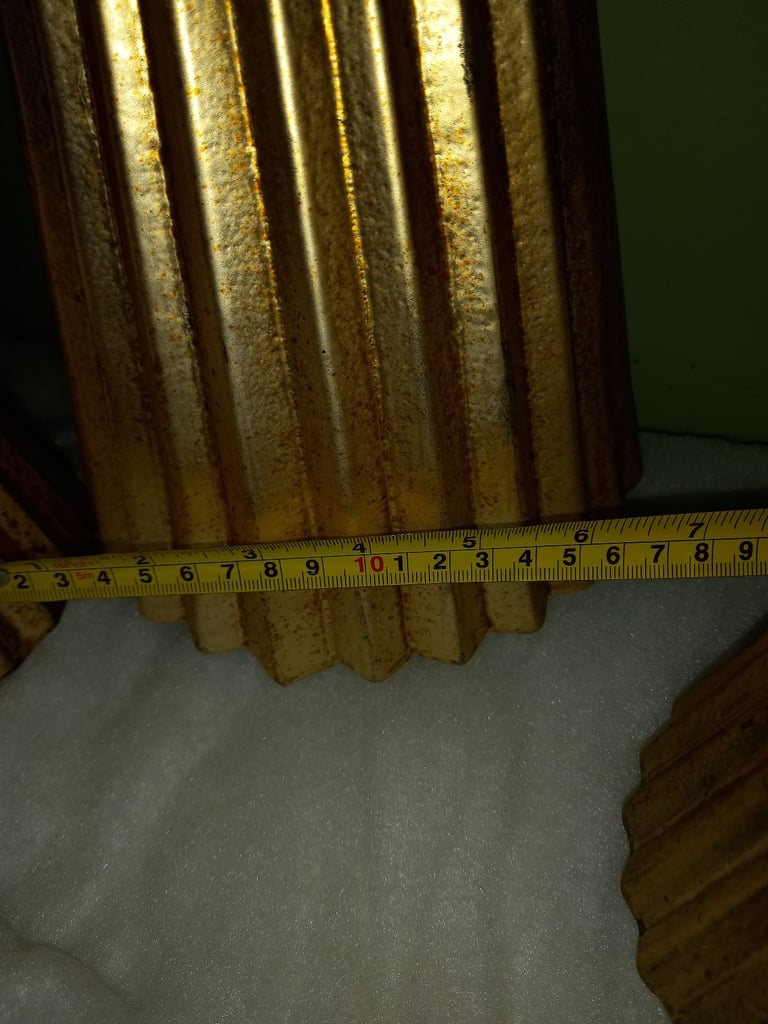 Modern style set of 3 gold Christmas  tree ornaments 50% RRP