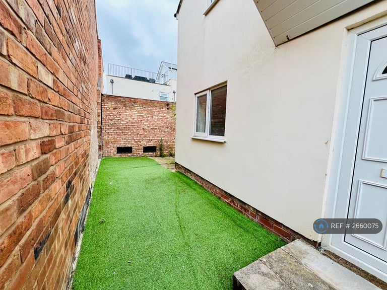 5 bedroom house in Oxford Street, Leamington Spa, CV32 (5 bed) (#2660075)