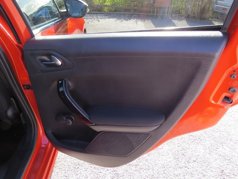 2017 Peugeot 208 1.2 PureTech 110 Allure 5dr EAT6 HATCHBACK Petrol Automatic