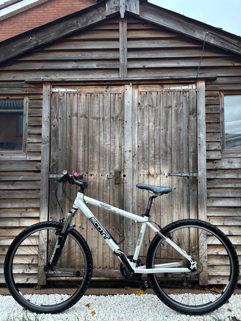 Ladies Lightweight SCOTT Aluminium Mountain Bike (Great Condition)