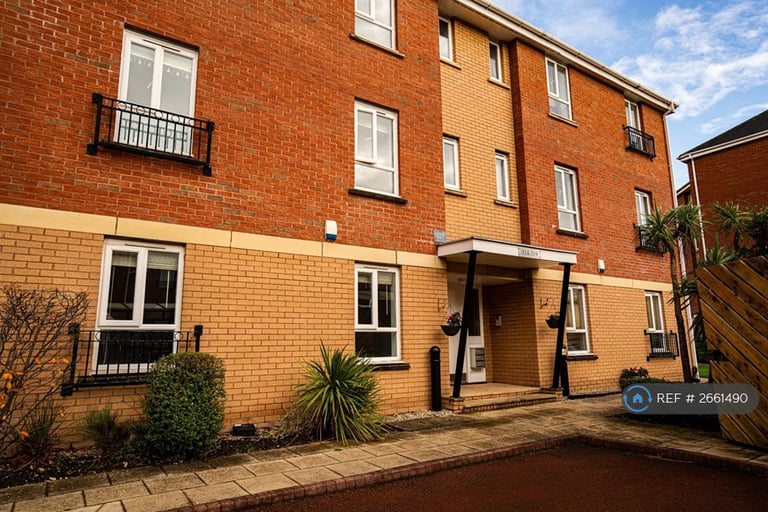 2 bedroom flat in City Quay, Liverpool, L3 (2 bed) (#2661490)