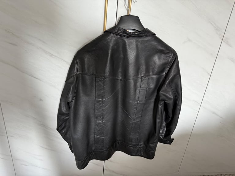 In excellent condition Men black leather jacket size 52