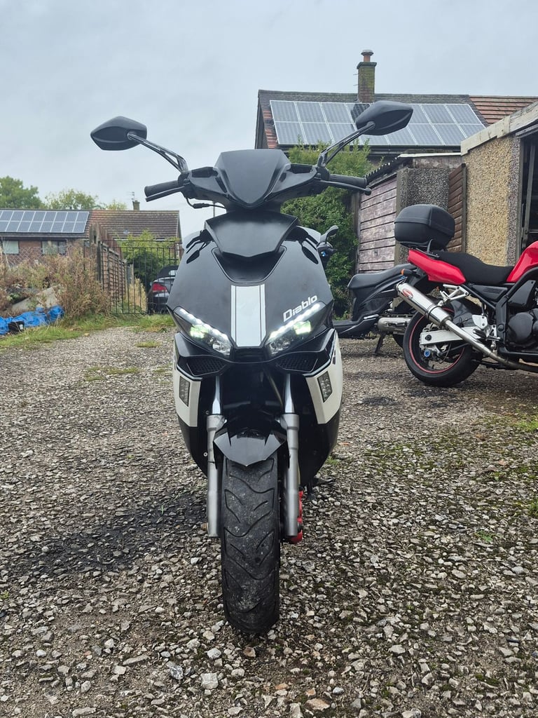 Lexmoto diablo 125 -Breaking whole running bike