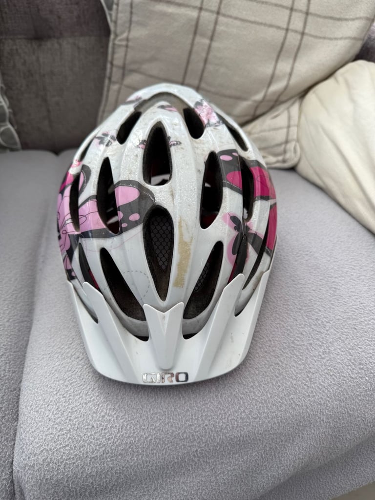 image for Giro Flume Girls / Ladies Cycling helmet Pink