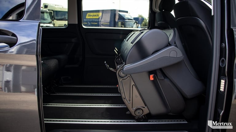 1969 Mercedes-Benz Vito 100kWh PREMIUM Tourer Auto (8 Seat) Inc Parking Package Window Van Electr...