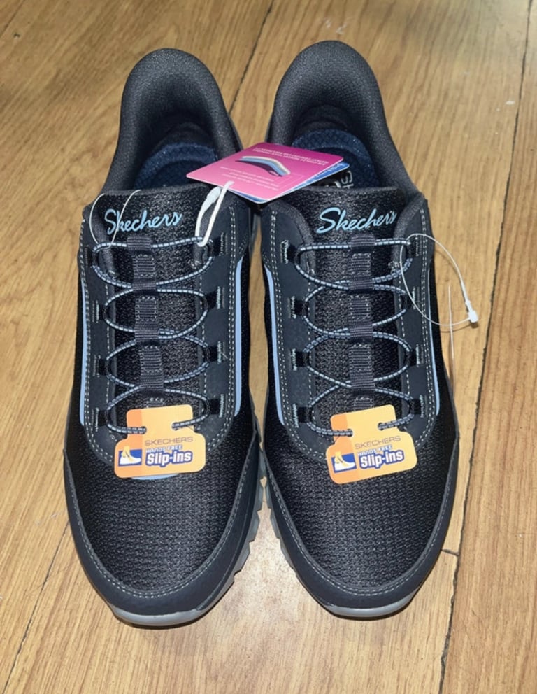 Size 4 ladies Skechers 