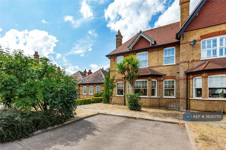 image for 4 bedroom house in The Mall, Hornchurch, RM11 (4 bed) (#2630770)