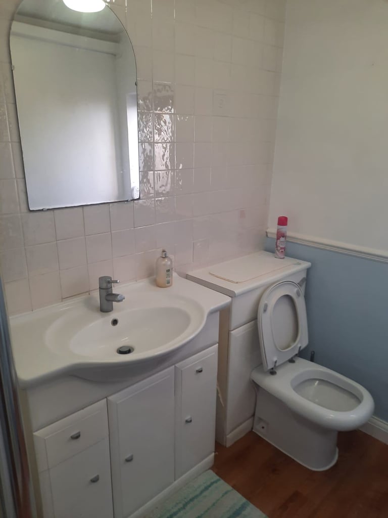 ONE DOUBLE ROOM FOR RENT