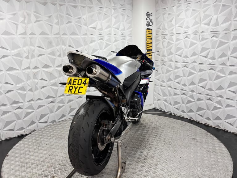 2004 Yamaha R1 | *WARRANTY PROVIDED*
