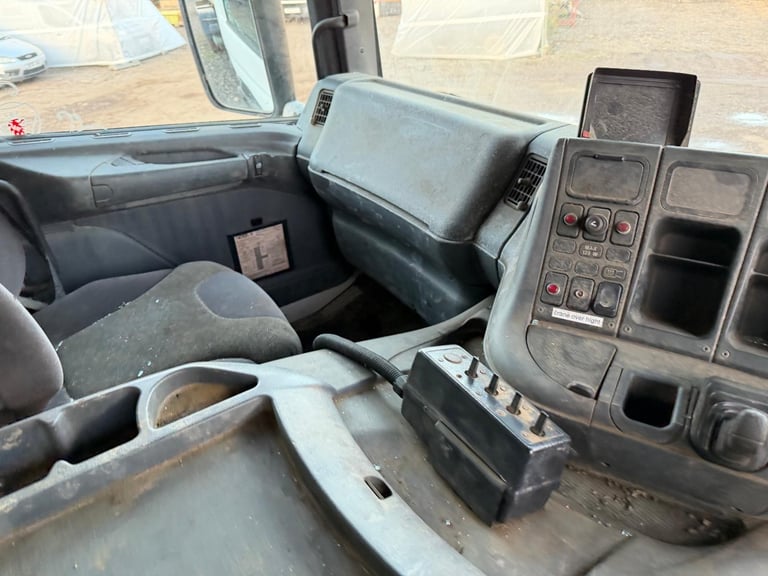 Scania 94p [Phone number removed]x4 hook loader Chassi cab manual 