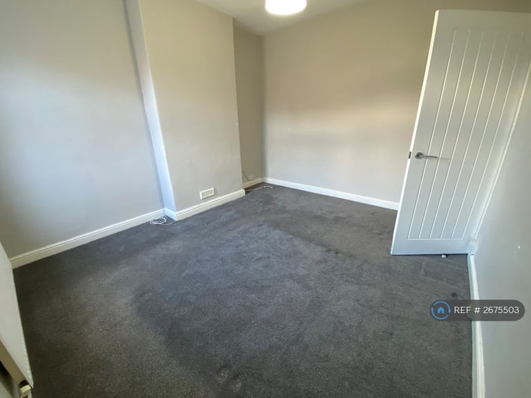 1 bedroom flat in Regent Street, Barry, CF62 (1 bed) (#2675503)