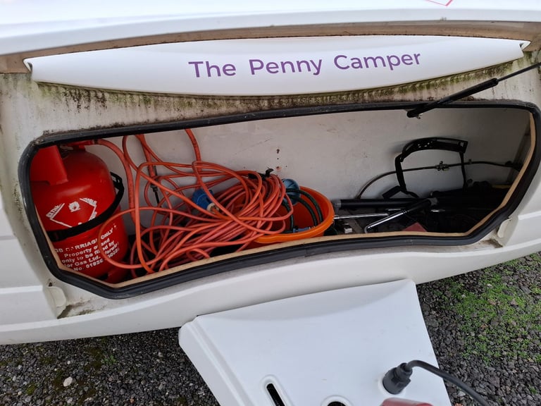 2003 Abbey Freestyle 520 SE 4 berth caravan with motor mover and solar panel