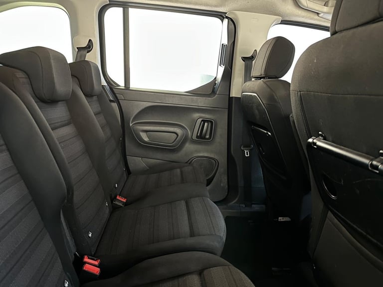 2022 Vauxhall Combo Life 1.5 Turbo D SE Euro 6 (s/s) 5dr (7 Seat) MPV Diesel Manual