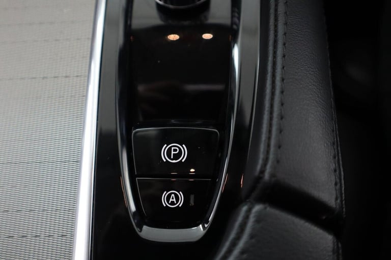 2022 Volvo XC90 2.0h T8 Recharge 18.8kWh Plus Auto 4WD Euro 6 (s/s) 5dr ESTATE PETROL/ELECTRIC Au...