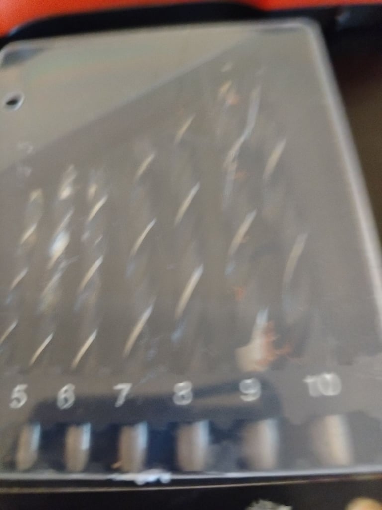 Cordless drill and drill bits 