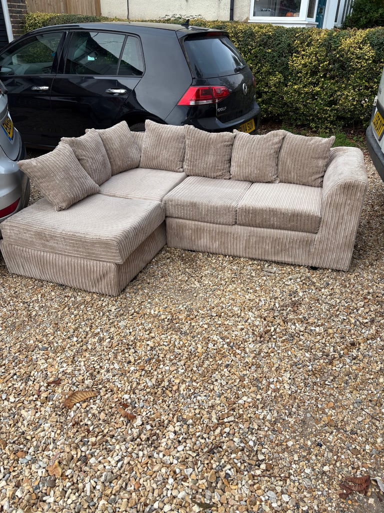 Small beige corner sofa (I CAN DELIVER)