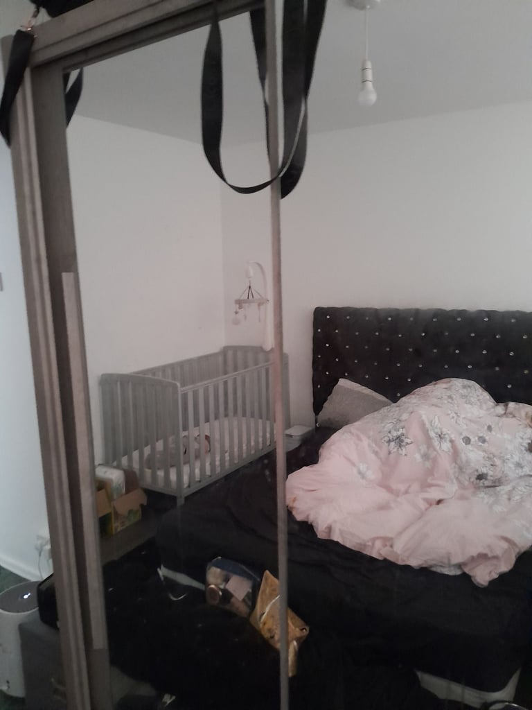 Large sliding door wardrobe 