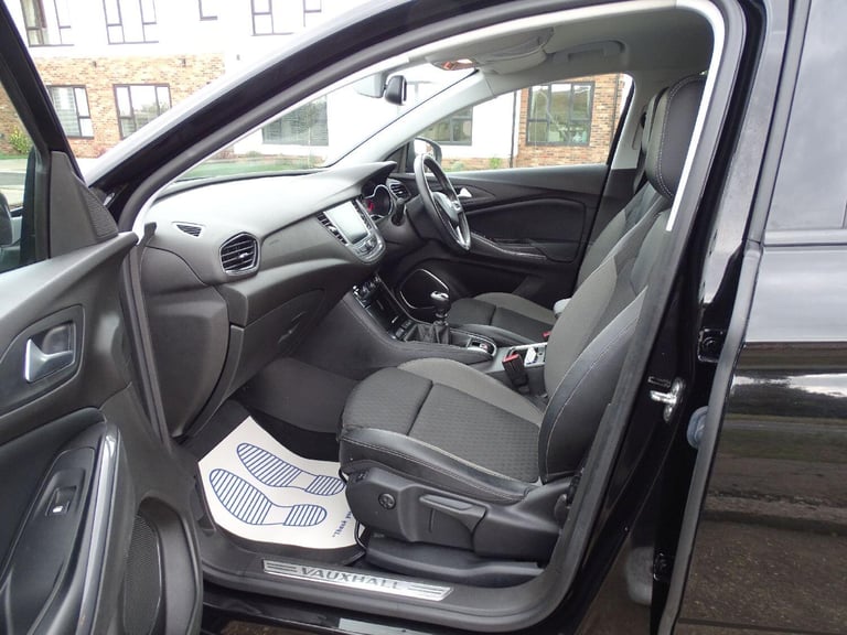 2020 Vauxhall Grandland X 1.2 Turbo Griffin Euro 6 (s/s) 5dr HATCHBACK Petrol Manual