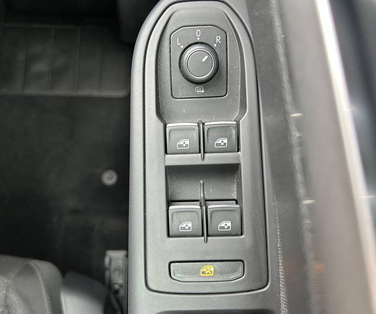  Volkswagen Golf 1.0 TSI Life Hatchback 5dr Petrol Manual Euro 6 (s/s) (110 ps) Petrol Manual