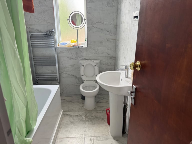 7 Bedrooms House HMO Licensed in available to rent in Hayes UB3