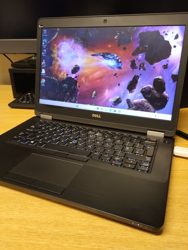 Windows 11. 8GB RAM, i5, 256GB SOLID STATE DRIVE, DELL Laptop. Backlit keyboard. FULL MS OFFICE.