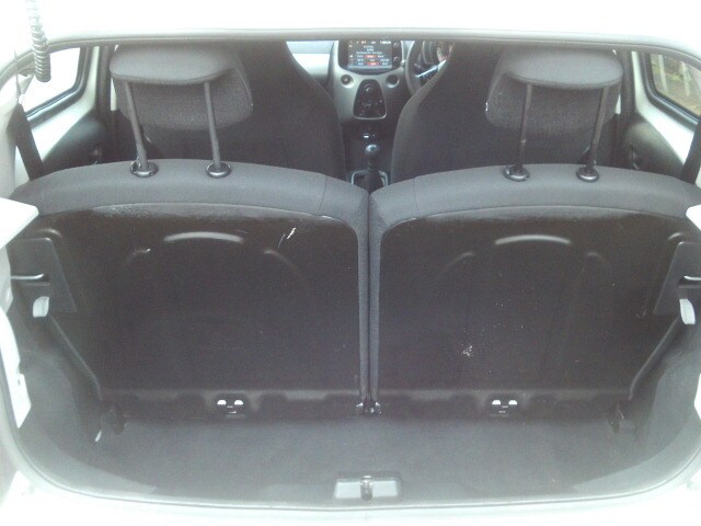 2017 Peugeot 108 1.0 Active 5dr White 60k Miles FSH Years MOT Warranty £20 Road Tax HATCHBACK Pet...