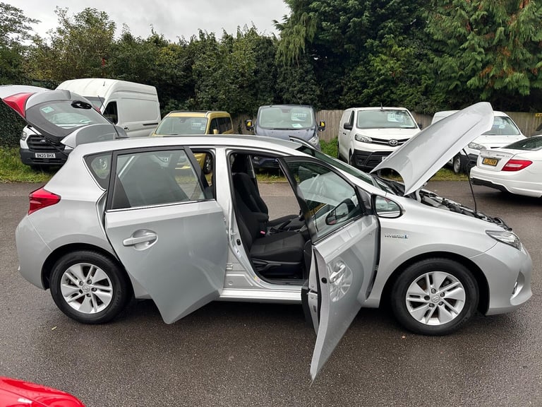  Toyota Auris 1.8 VVT-h Icon CVT Euro 5 (s/s) 5dr Petrol/Electric Hybrid Automatic