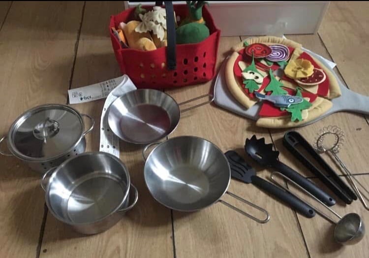 Melissa & Doug play kitchen 