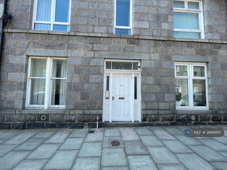 2 bedroom flat in Elmbank Road, Aberdeen, AB24 (2 bed) (#2668815)